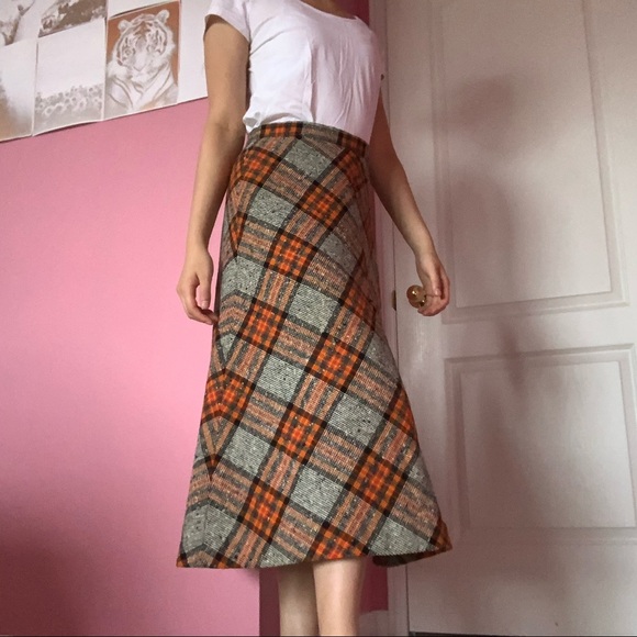Vintage Plaid Flared Midi Skirt - Picture 2 of 8